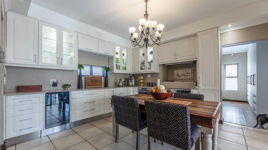 5 Bedroom Property for Sale in Parklands Western Cape